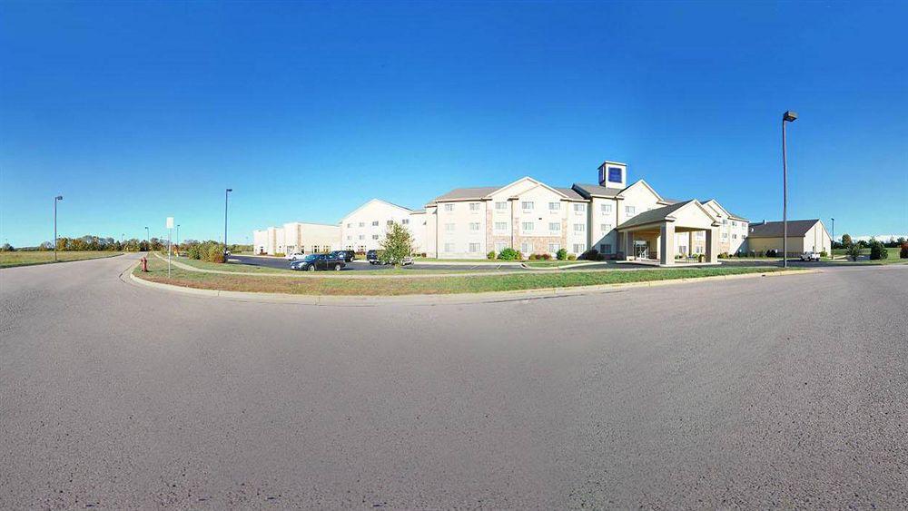 Comfort Suites Johnson Creek Conference Center Bagian luar foto