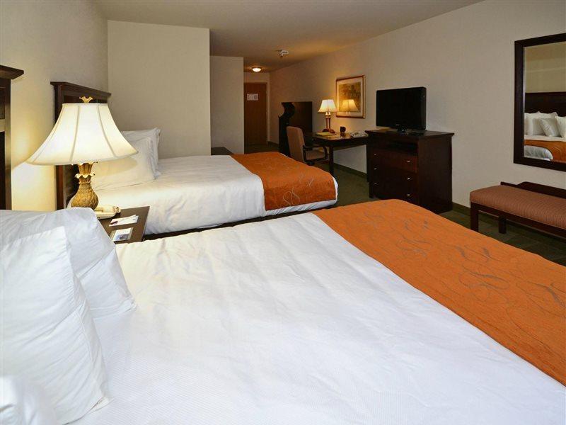 Comfort Suites Johnson Creek Conference Center Bagian luar foto