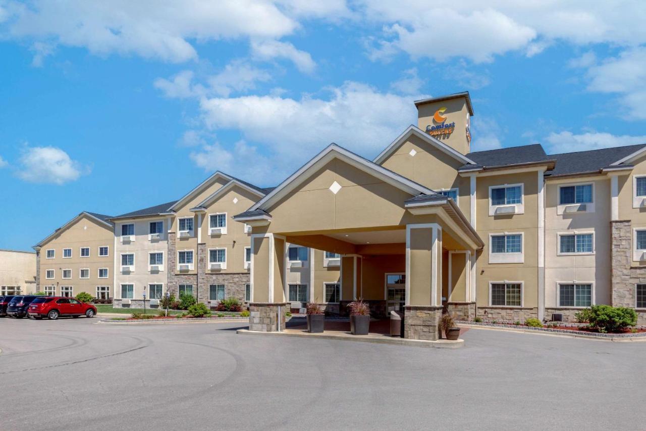 Comfort Suites Johnson Creek Conference Center Bagian luar foto