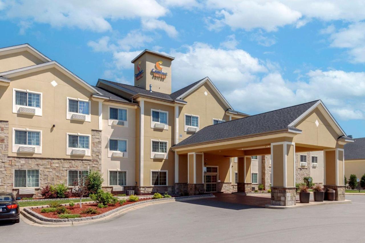 Comfort Suites Johnson Creek Conference Center Bagian luar foto