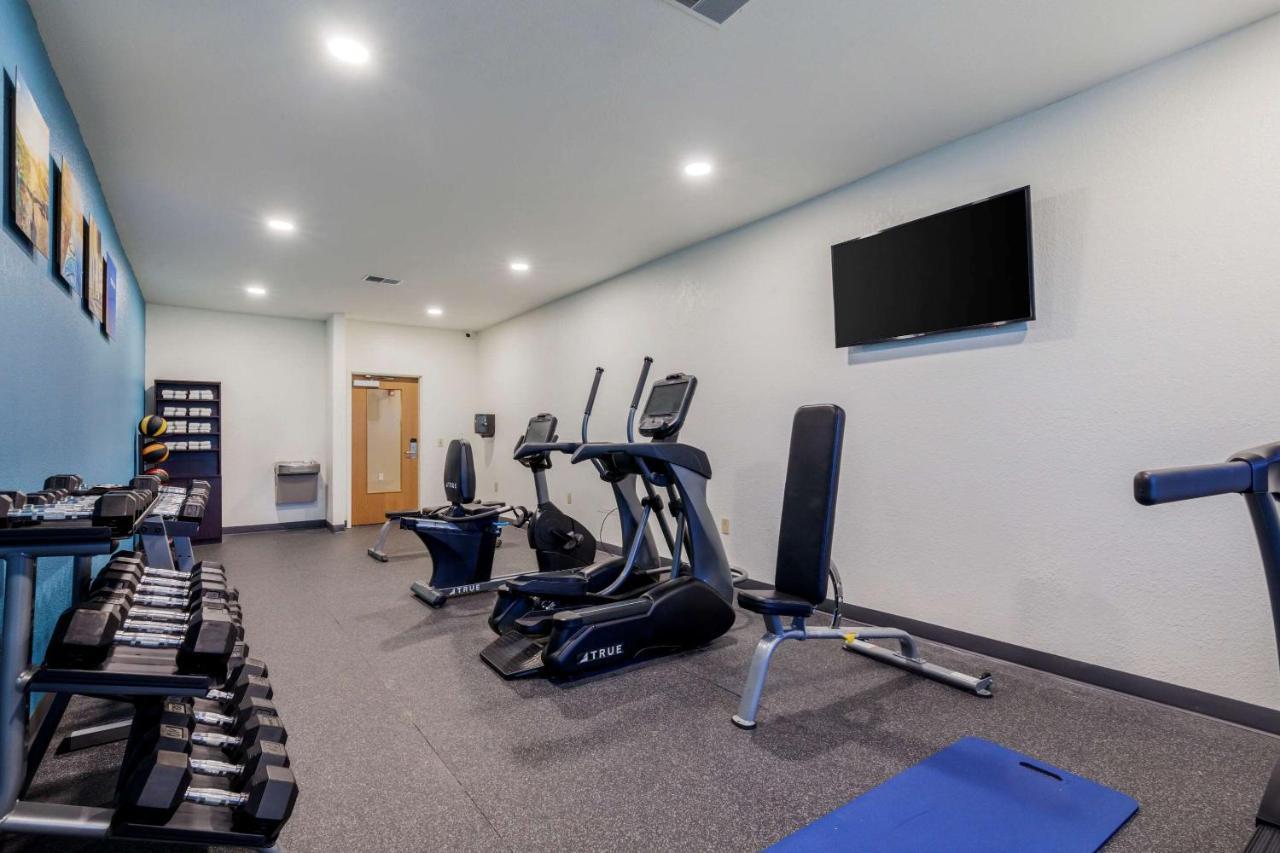 Comfort Suites Johnson Creek Conference Center Bagian luar foto