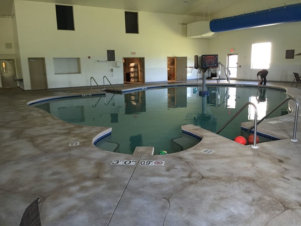 Comfort Suites Johnson Creek Conference Center Bagian luar foto